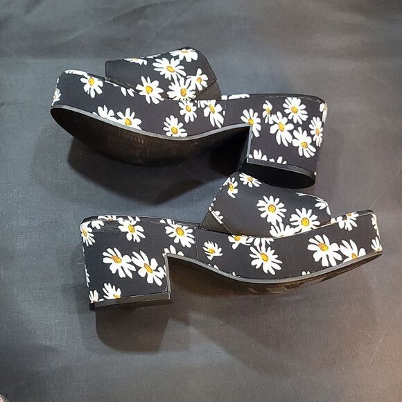 BRAND NEW BAMBOO NICHE-16 DAISY'S FLORAL EMBROIDERED DESIGN PLATFORM SAN… - Picture 13 of 16